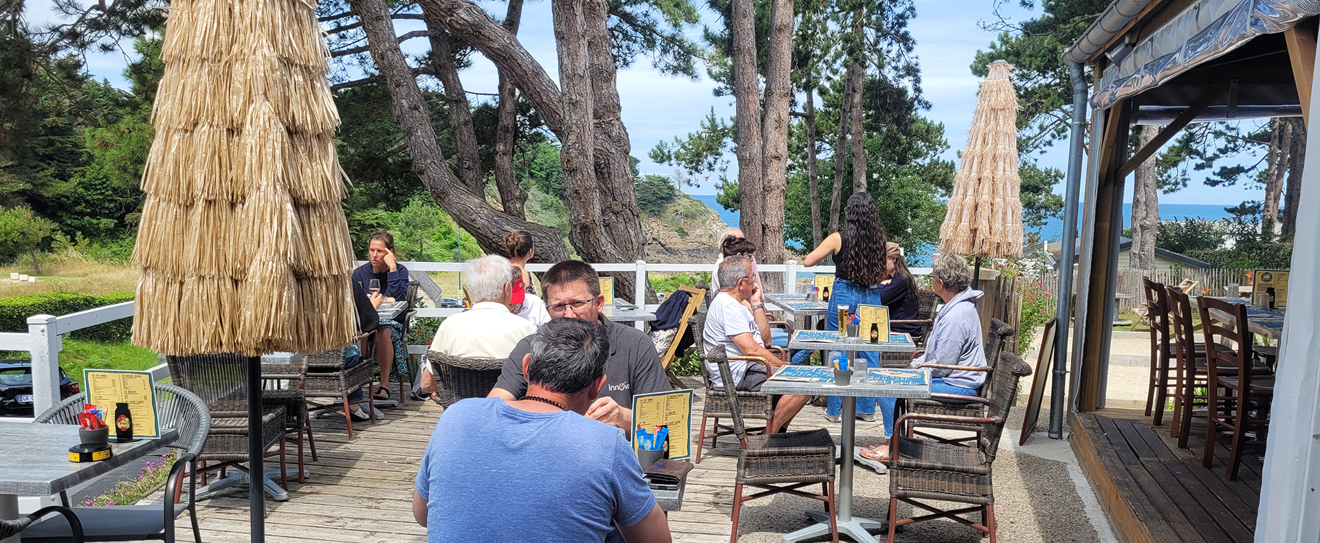 header snack bar crique terrasse vue mer
