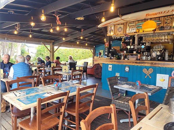 salle intérieure snack bar la crique